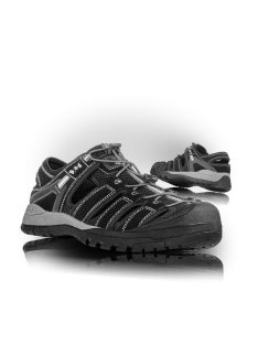 VM Footwear Singapore szabadidő szandál fekete színben